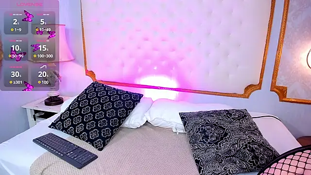 Paiige peach online show from 27, 2, 2025