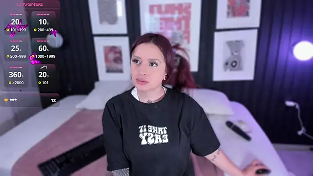 Paiige peach online show from 20, 12, 2025