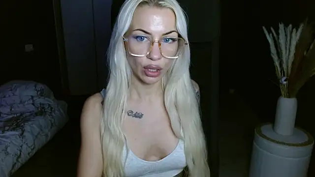 JuicyJanexo online show from 7, 3, 2025