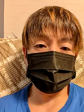 Snapshot of Osikokusama chatting on 25, 11, 2025 Osikokusama online show from 25, 11, 2025