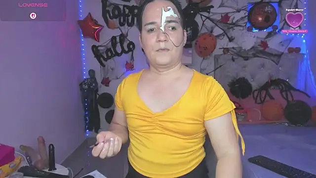 Snapshot of tania_lucia1 chatting on 28, 10, 2025 tania lucia1 online show from 28, 10, 2025