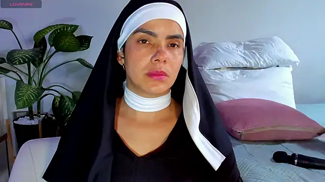 Snapshot of ClaraMariaMon chatting on 24, 2, 2025 ClaraMariaMon online show from 24, 2, 2025