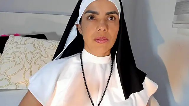 ClaraMariaMon online show from 20, 7, 2026