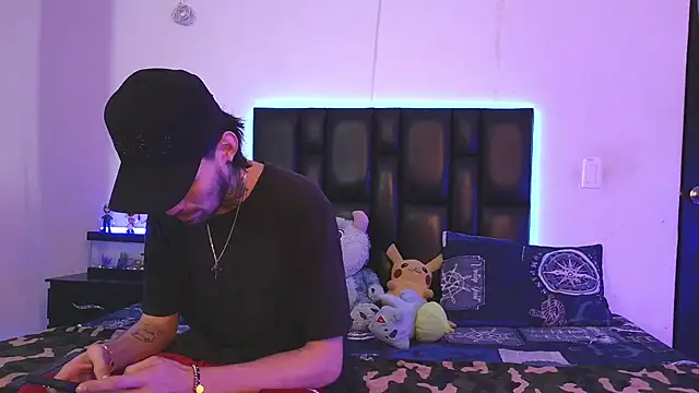 Snapshot of Brutal_Sex_Fucking chatting on 15, 10, 2025 Brutal Sex Fucking online show from 15, 10, 2025