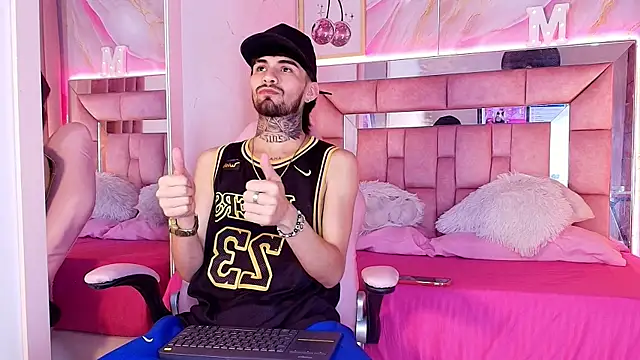 Snapshot of Brutal_Sex_Fucking chatting on 19, 6, 2026 Brutal Sex Fucking online show from 19, 6, 2026