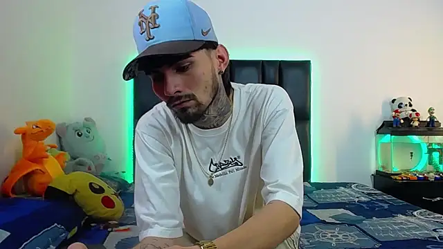 Snapshot of Brutal_Sex_Fucking chatting on 23, 6, 2026 Brutal Sex Fucking online show from 23, 6, 2026