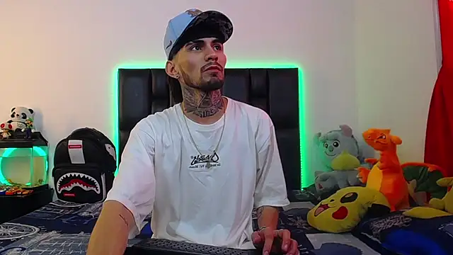 Snapshot of Brutal_Sex_Fucking chatting on 29, 6, 2026 Brutal Sex Fucking online show from 29, 6, 2026