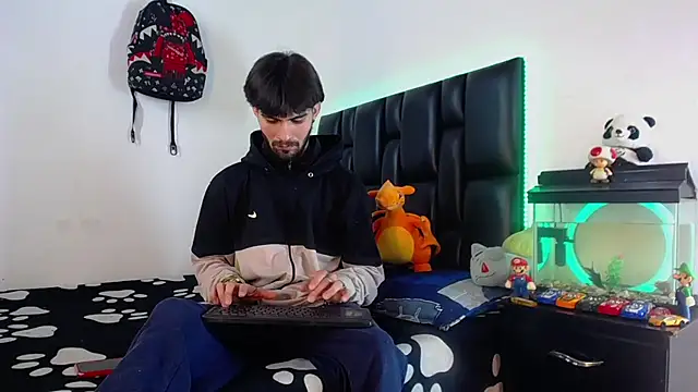 Snapshot of Brutal_Sex_Fucking chatting on 17, 7, 2026 Brutal Sex Fucking online show from 17, 7, 2026