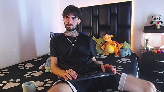 Snapshot of Brutal_Sex_Fucking chatting on 24, 7, 2026 Brutal Sex Fucking online show from 24, 7, 2026
