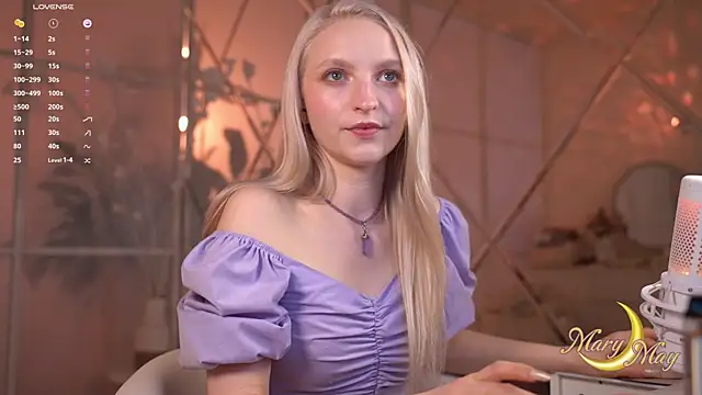 Snapshot of marylunamay chatting on 19, 6, 2026 marylunamay online show from 19, 6, 2026