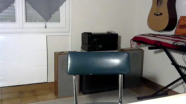 pikachu161616 online show from 8, 12, 2024