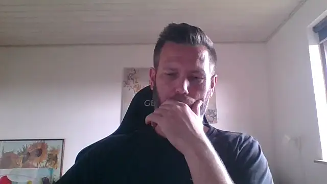 Snapshot of Gotta1 chatting on 11, 9, 2025 Gotta1 online show from 11, 9, 2025