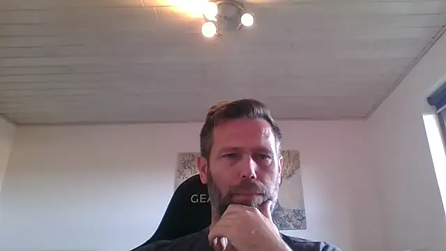 Snapshot of Gotta1 chatting on 6, 10, 2025 Gotta1 online show from 6, 10, 2025