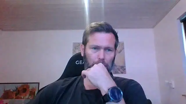 Snapshot of Gotta1 chatting on 5, 11, 2025 Gotta1 online show from 5, 11, 2025