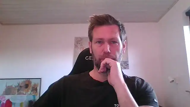 Snapshot of Gotta1 chatting on 26, 11, 2025 Gotta1 online show from 26, 11, 2025