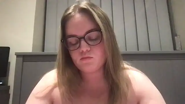 Snapshot of honeyyy24 chatting on 29, 6, 2026 honeyyy24 online show from 29, 6, 2026