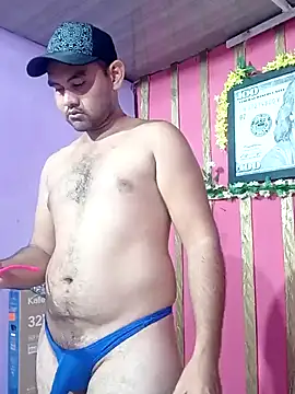 Snapshot of travieso2893 chatting on 24, 1, 2025 travieso2893 online show from 24, 1, 2025