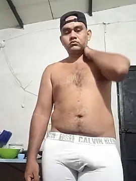 Snapshot of travieso2893 chatting on 28, 9, 2025 travieso2893 online show from 28, 9, 2025