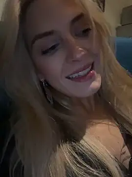 Lolitaxlola online show from 16, 3, 2025