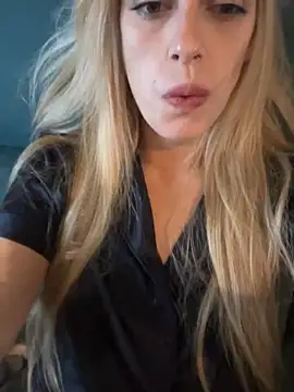 Lolitaxlola online show from 18, 3, 2025