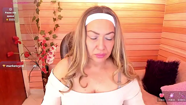 Snapshot of marien_thomson_ chatting on 10, 10, 2025 marien thomson online show from 10, 10, 2025