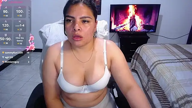 Snapshot of goddess_valXX chatting on 2, 2, 2025 goddess valXX online show from 2, 2, 2025