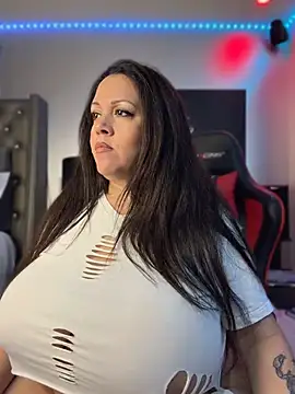 curvyfunlover online show from 4, 7, 2026