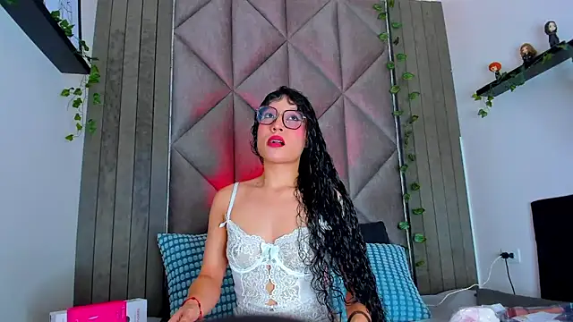 BriaConner  online show from 21, 3, 2026