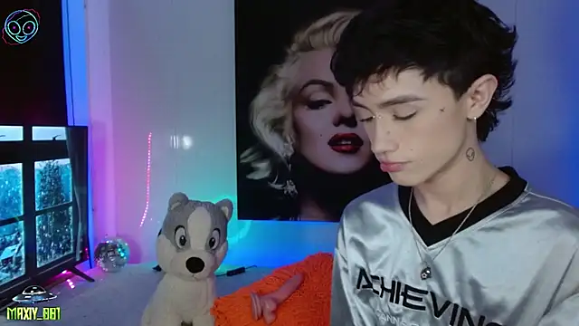 maxiy 001 online show from 11, 3, 2025