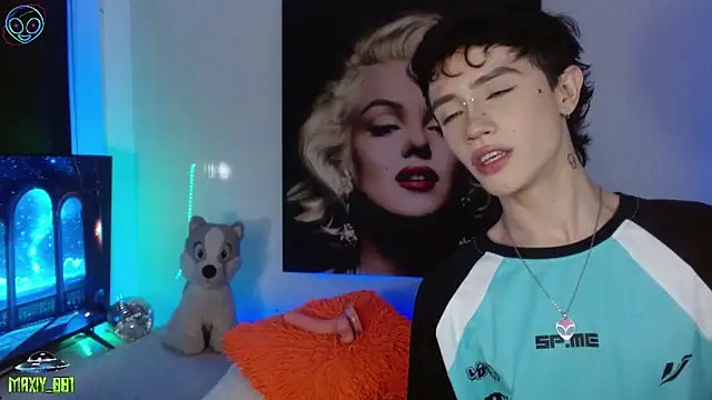 maxiy 001 online show from 22, 9, 2025