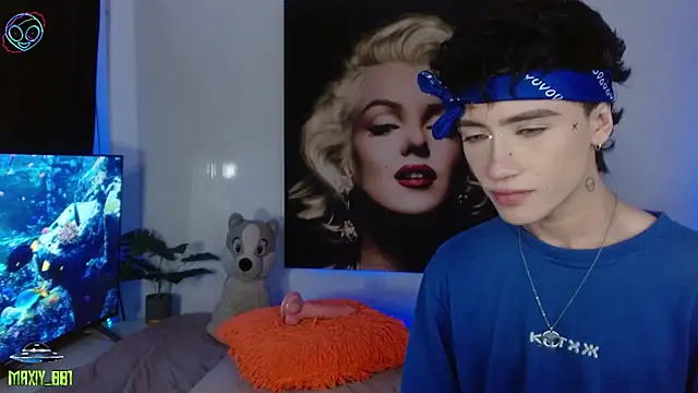 maxiy 001 online show from 25, 11, 2025