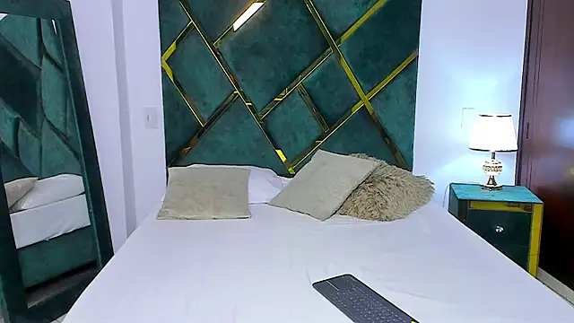 Criss Ariana online show from 24, 2, 2025