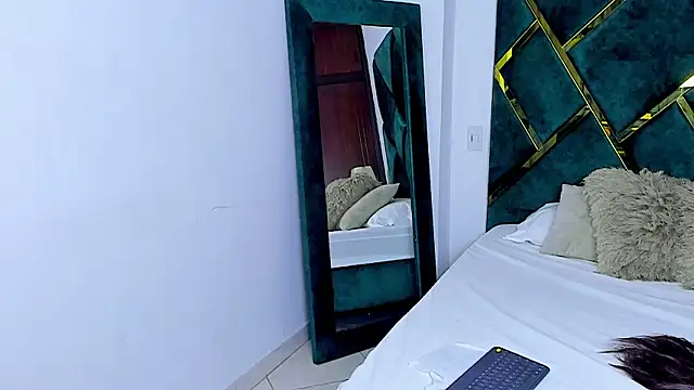 Criss Ariana online show from 25, 2, 2025