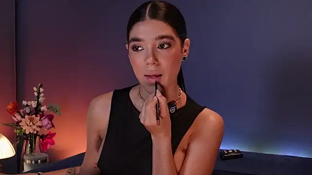 Olivia Collins1 online show from 5, 6, 2026