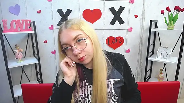 BeatriceFly online show from 28, 1, 2025