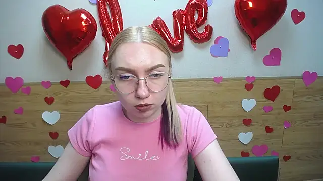 BeatriceFly online show from 18, 2, 2025