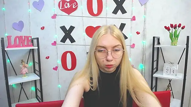 BeatriceFly online show from 24, 2, 2025