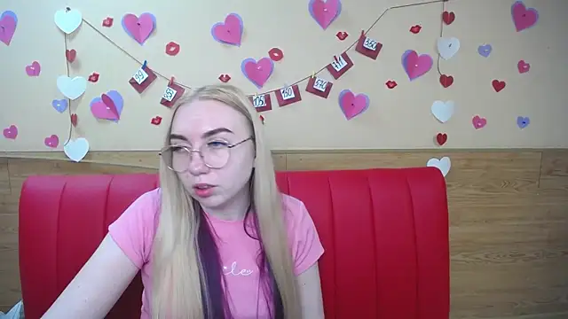 BeatriceFly online show from 28, 2, 2025