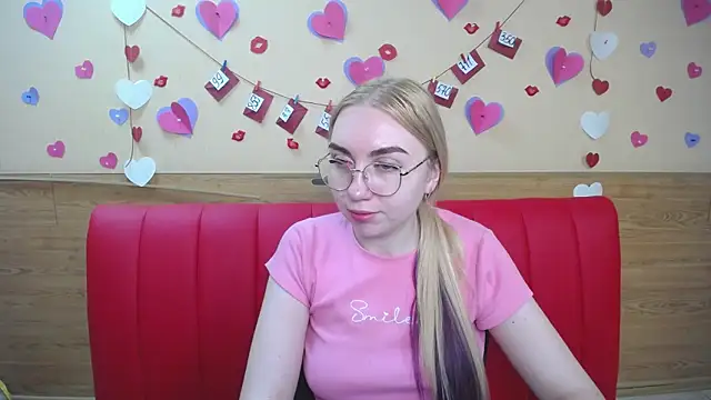 BeatriceFly online show from 1, 3, 2025