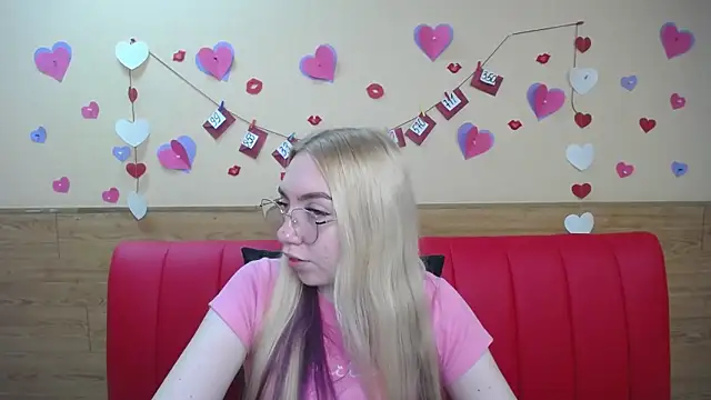 BeatriceFly online show from 13, 3, 2025