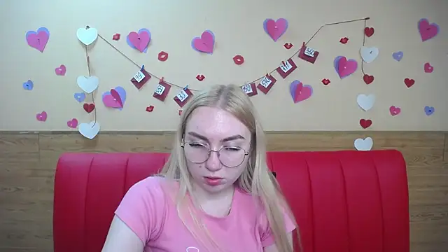 BeatriceFly online show from 13, 3, 2025