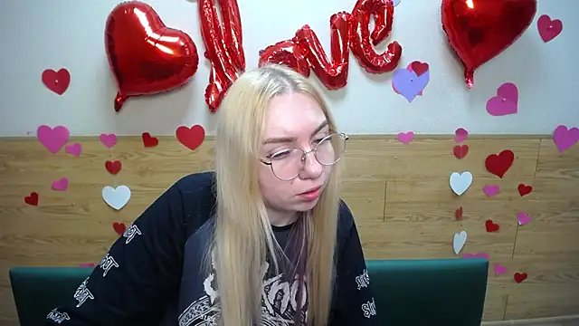 BeatriceFly online show from 20, 3, 2025