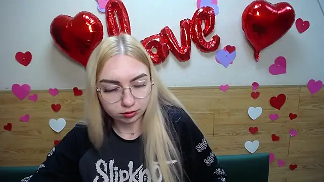 BeatriceFly online show from 20, 3, 2025