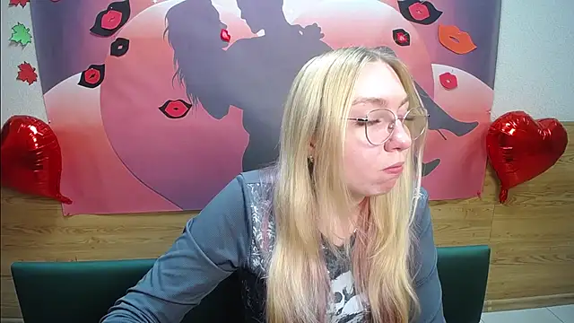 BeatriceFly online show from 15, 10, 2025