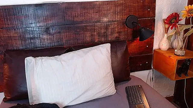 Snapshot of Celeste_sanz chatting on 14, 12, 2024 Celeste sanz online show from 14, 12, 2024