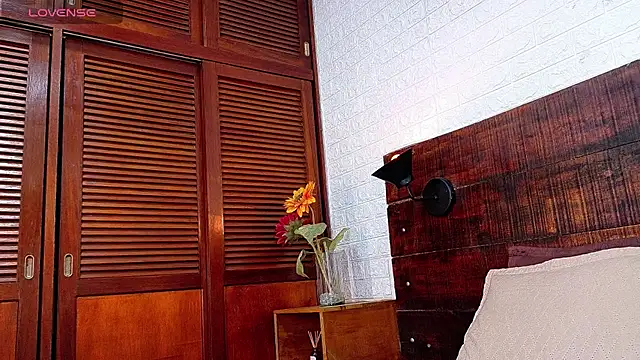 Snapshot of Celeste_sanz chatting on 20, 11, 2025 Celeste sanz online show from 20, 11, 2025