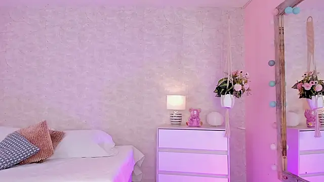 DahianaWalcott online show from 3, 3, 2025