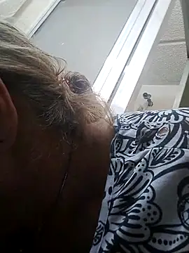 girl amada online show from 17, 9, 2025