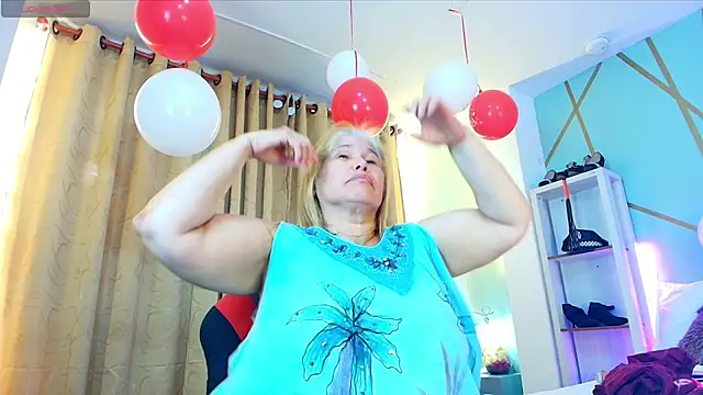 girl amada online show from 18, 9, 2025