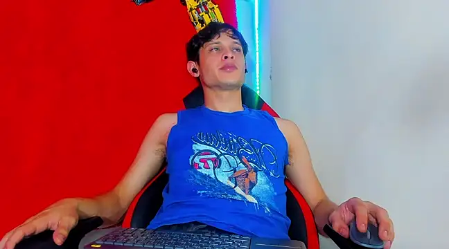 Snapshot of LilOwen_ chatting on 5, 3, 2025 LilOwen online show from 5, 3, 2025